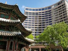 時刻は4時過ぎ。
弘大駅から2番線で市庁駅まで、すいっと。
さぁ、ウェスティンホテルにチェックインしませう！