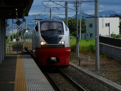 予定では一度宿泊地青森へ行って弘前観光の予定が直接弘前入りへ変更
ここでも幸いにすぐに特急つがるが来てくれ少しは時短が出来ました・・