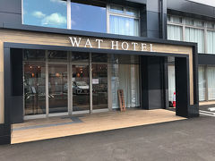 Expediaで評価が高かった
「ワットホテル&スパ飛騨高山」が今夜の宿です。
高山市内で一番新しいホテルらしく
事実、とても綺麗なホテルでした。
高山駅からは徒歩、10分くらいです。

最上階には露天風呂付きの大浴場もあり
さらにファミリー向けに4つの貸切風呂があります。