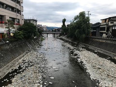 中橋から宮川の左を眺め