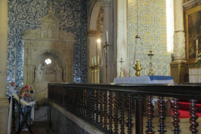 サンタ・マリア教会です。<br />内部です。