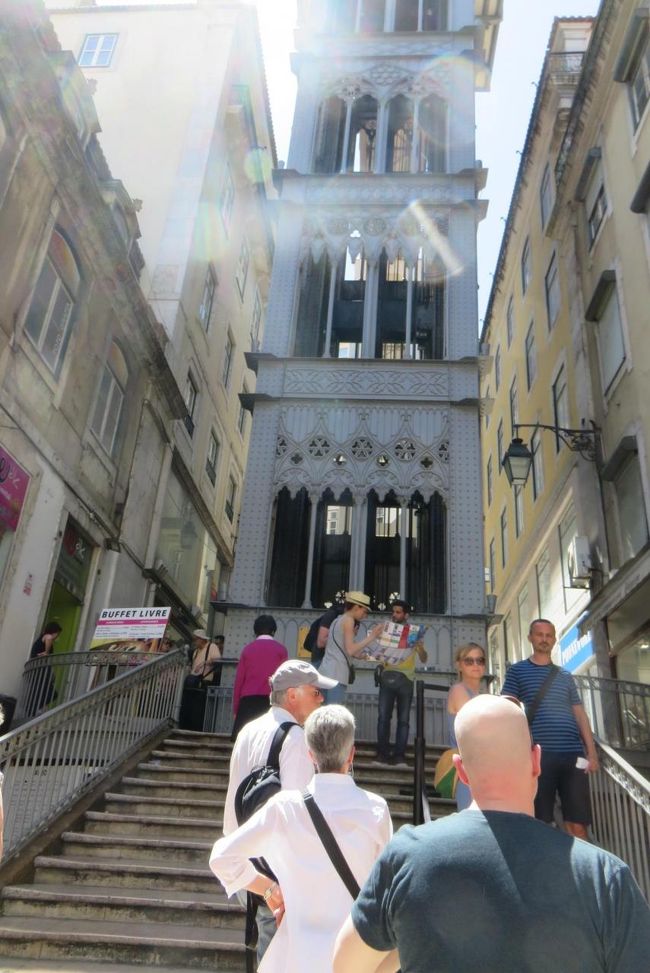 サンタ・ジュスタのエレベータにやってきました。