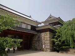 上田城東虎口櫓門　平成6年3月に復元された櫓門。公園内は広く真田家に纏わる資料もたくさんあり、良い観光コースです。