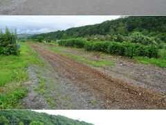 　既に廃止された留萌線の跡を訪ねてみる。まずは舎熊駅跡。緩急車の駅舎は既に撤去され、残されていたそれ以前の駅舎の基礎も撤去され、線路から撤去されたレールとマクラギが積まれていましたよ。