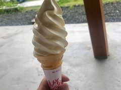 まずはチーズソフト、オットは要らないというので１つ買いましたが、しっかり半分食べてましたよ(^^)