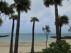 11:40 
用安海岸 
天気が良ければ岩場に熱帯魚が泳ぐ姿も見えるようだけど、波が荒れてて断念！ 