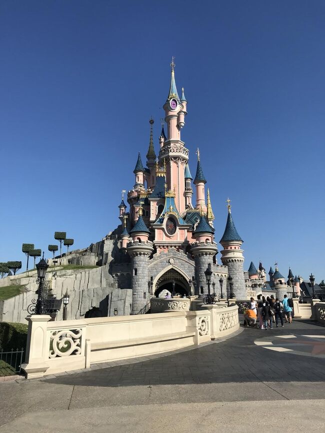 子連れ旅行 フランス パリ2 その3 娘には前日まで内緒 ディズニーランド パリへ行くのだ ディズニーランド リゾート パリ周辺 フランス の旅行記 ブログ By Kumasukeさん フォートラベル 子連れ旅行 フランス パリ2 その3 娘には前日まで内緒 ディズニーランド パリへ行くのだ ディズニーランド リゾート パリ周辺 フランス の旅行記 ブログ By Kumasukeさん フォートラベル