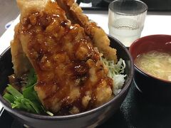 お昼前に自宅を出発して、駒ケ岳SAでお昼ご飯。
駒ケ岳鶏天丼。