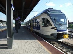 18時34分エステルゴム発快速は快適な新型電車でした。