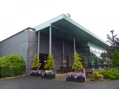 Connacht Hotel 

郊外のホテルよろしく広大な敷地、プール、ジムまである