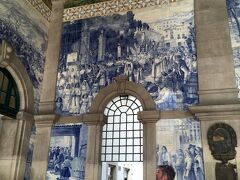 サンベント駅。
アズレージョが素敵です。