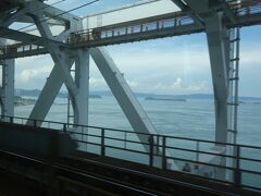 瀬戸大橋を渡ります。