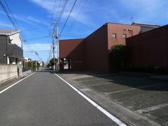 駅から徒歩40分ぐらい
まちでフリーレントできる自転車があるのですが、それに乗れれば市役所まで乗って20分ぐらいで到着できるかもしれません
帰りは徒歩で駅まで戻ったのですが長かった・・・

かまち美術館は、あのころ読んだものに再度触れる機会となりました
純粋だったなー
今はどうだ
という気持ち

駅から距離もあるし、あまり来る人もいないかと思ったら意外や意外
10代、20代の人がちらほら来館してました
今の子も好きなんだぁ