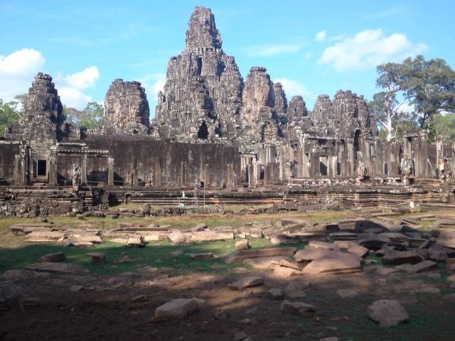 アンコールトム。<br />おっきい顏がいっぱいのところ。<br />バイヨン。