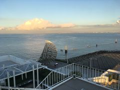 東京湾に浮かぶ「海ほたるＰＡ」で休憩
雲は多くなく、それほど暑くなくいい感じの天気です