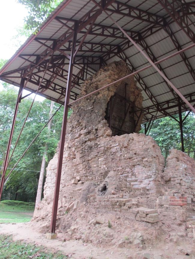 所々、崩れてしまっている。<br /><br />6世紀から8世紀の遺跡だからねー。