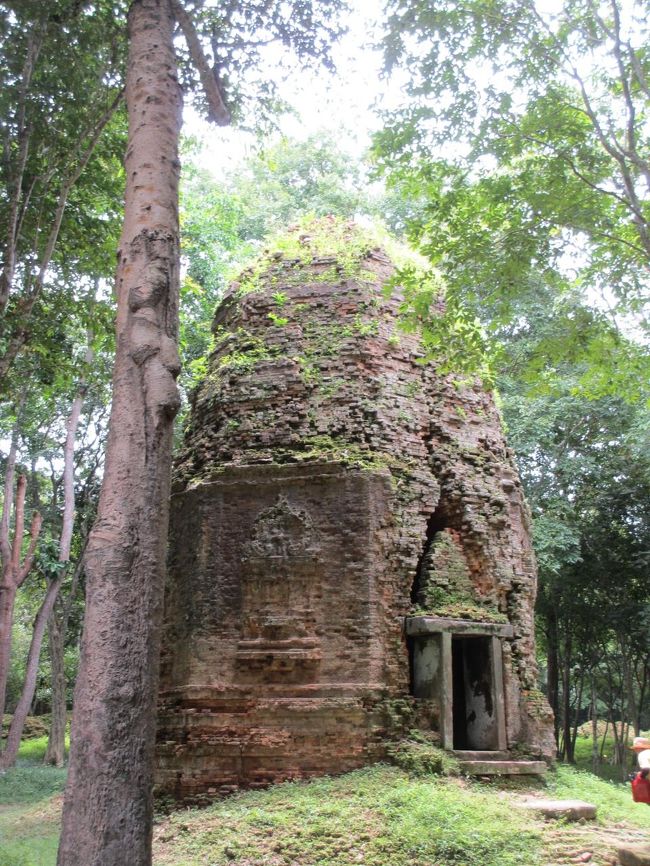 あちこちに祠堂が有ってね、<br /><br />どれも同じように見えてしまう。