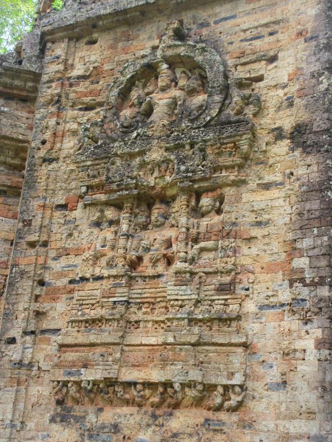 見事なレリーフ。<br /><br />いったい何年かかって造ったのか？