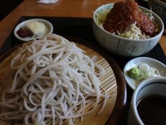 私は、ざるそばとミニヒレソースカツ丼のセット（１，１００円）
評判だけあってお蕎麦も喉越しが良く、美味しかったです。