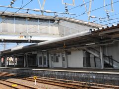 亀山駅で乗り換えます。
