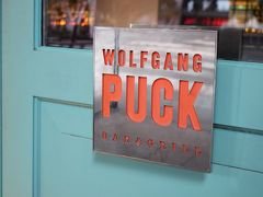 Wolfgang Puck Bar & Grill