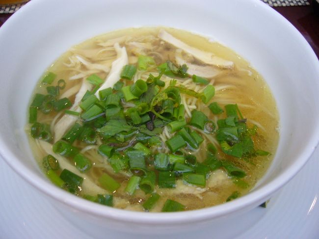 今日の朝食もホテルのバイキングでした。<br />そして今日も私はフォーを食べました。<br />自分で言うのも何ですが、どんだけフォー好きなんだ(笑)<br />でも、ベトナムに来たからには<br />フォーを毎日食べたいと思っていたんです。<br />叶ってよかった（*＾ワ＾*）