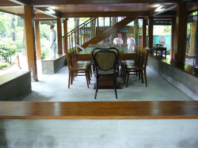 会議室か応接室のような所が<br />ありました。