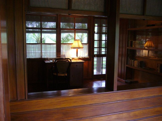 ここは書斎でしょうか。