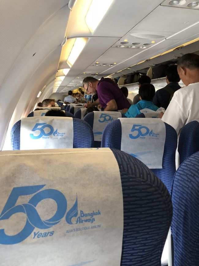 バンコクエアウェイズ機内。いざモルディブへ♡