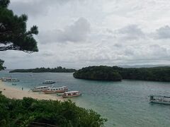 8/17（金）
午後の14:15発の便で帰ります。
宿を9:00にチェックアウトしどんよりした天気の中、川平湾へ。
晴れてるとエメラルドグリーンの綺麗な川平湾が見えるはずなのですが・・・