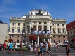 スロバキアの国立劇場だそうです。