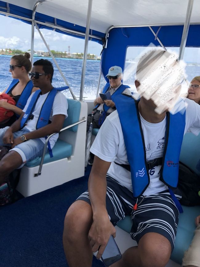 バンドスモルディブは船で15分の近さ。今回選んだ理由のひとつ。