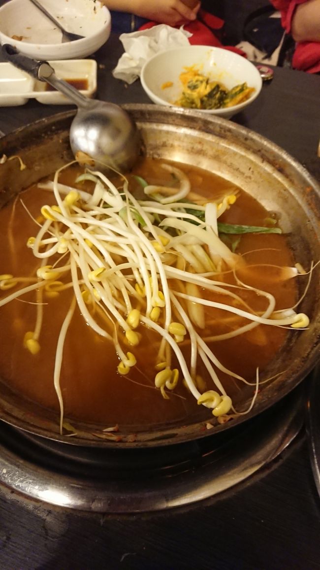 パルパルヘムルタン<br /><br />ラーメン投入前に、モヤシ投入