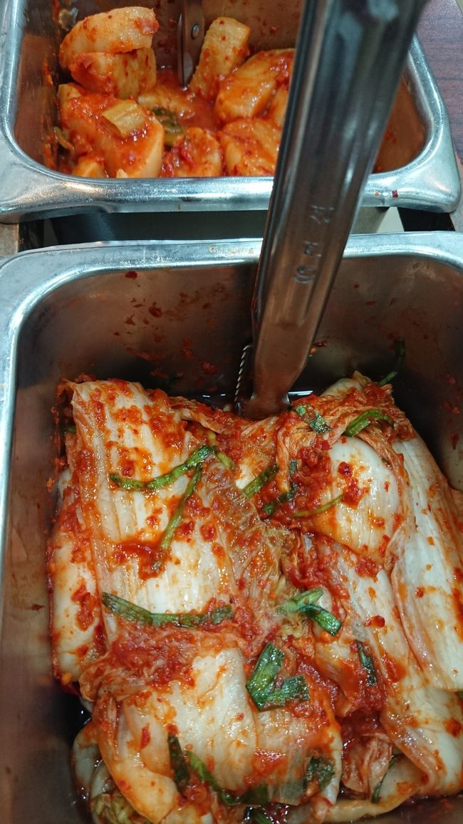 ソルロンタン屋さんのキムチは大体旨い店が多い