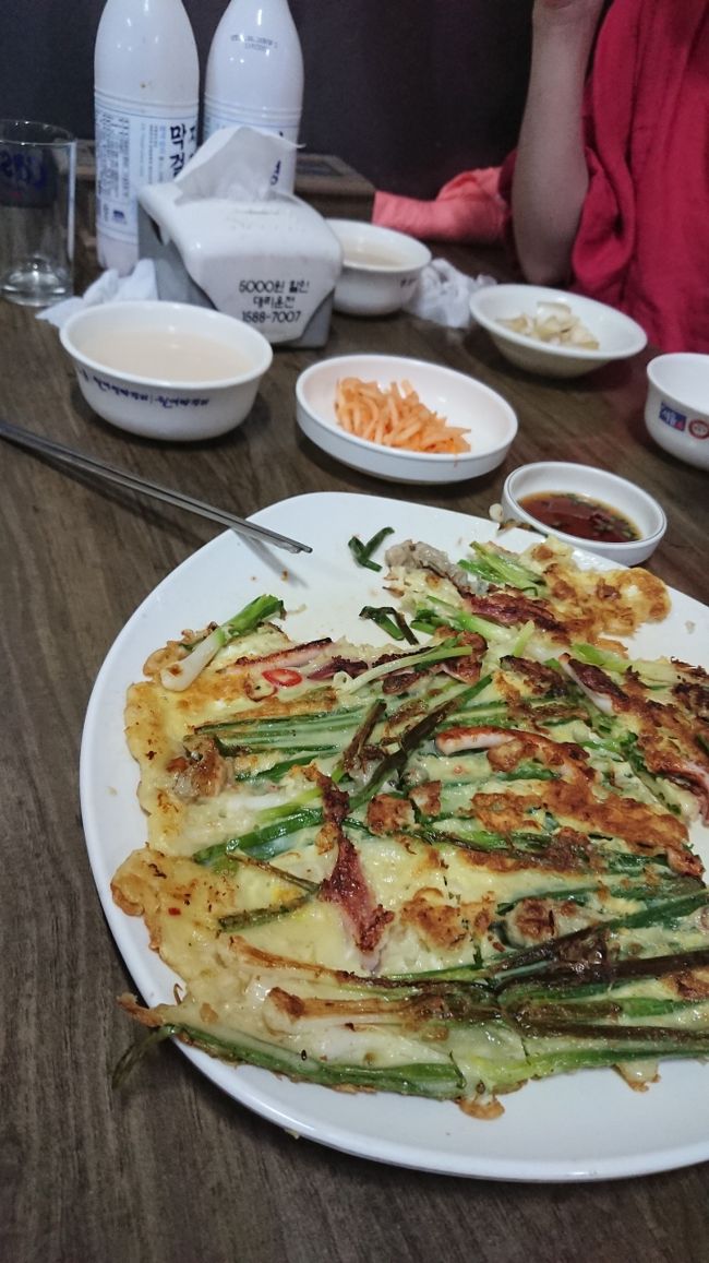 これは右側のカリカリ海鮮葱ジョン<br /><br />抜群に美味しい