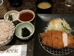 ●KYK＠京都ポルタ

ロースとんかつ膳＠1230円-。
KYKのとんかつは、安心して食べれる旨さ。
安定です！