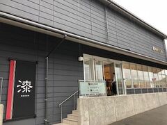 輪島塗会館でホンモノを見ながらレクチャーを受けました