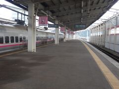 6時32分、早くも福島駅到着。
「うさぎとカメ」の童話のように、後で痛い仕打ちが待っているような気がします(笑)