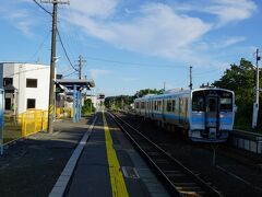 6:20に階上駅に到着。
ここですれ違い待ち。
なんと39分も停車。
それはある意味とても贅沢。