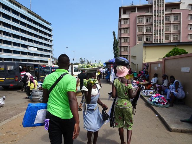 中心部に近づくと賑やかになってきました。