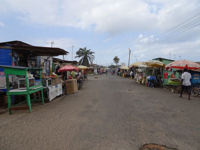 ローカルなエリアも歩いて宿のあるOsu地区へ