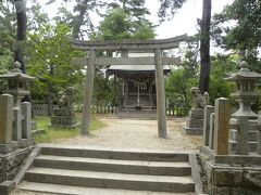 途中の祠。