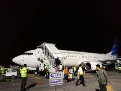 GA216便　B737-800
ジョグジャカルタ　アジスチプト国際空港到着
タラップから降りたら徒歩で到着ターミナルに向かいます。