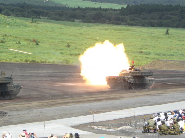 富士総合火力演習を見てきました 実弾射撃は 迫力満点の演習でした 御殿場 静岡県 の旅行記 ブログ By さいたまさん フォートラベル 富士総合火力演習を見てきました 実弾射撃は 迫力満点の演習でした 御殿場 静岡県 の旅行記 ブログ By さいたまさん フォートラベル