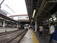 ２時間弱耐えました。

暑かった。

12時50分、定刻に高崎到着です。
ここからは、ネタばらししますと、信越線で横川へ。碓氷峠横軽をバスで越えて軽井沢へ向かう予定です。