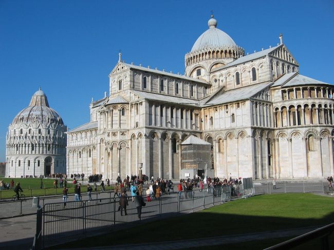 ドゥオーモだけでも結構綺麗です。