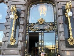 シンガービル（シンガー社）
カザン聖堂の前にあり、中は本屋やお土産物カフェがあります。２階に有料トイレがあます。
AM9：00オープン　こちらでお土産を物色しました。