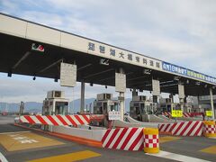 せっかくなので、びわ湖大橋も往復する。
渡ってそのまま堅田駅から帰れば、片道で一回通るだけだが。
戻って、琵琶湖の南をぐるっと一周してから堅田駅に行くルートを選択。
橋の東側はJRの駅が遠いから。