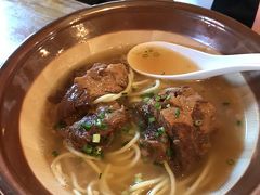 昼食はおそばにします。