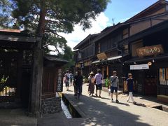 古い町並みへ向かいました。
観光客がたくさんです。
この旅で初めて　ああ観光地！って思いました。
それにしても暑い。
